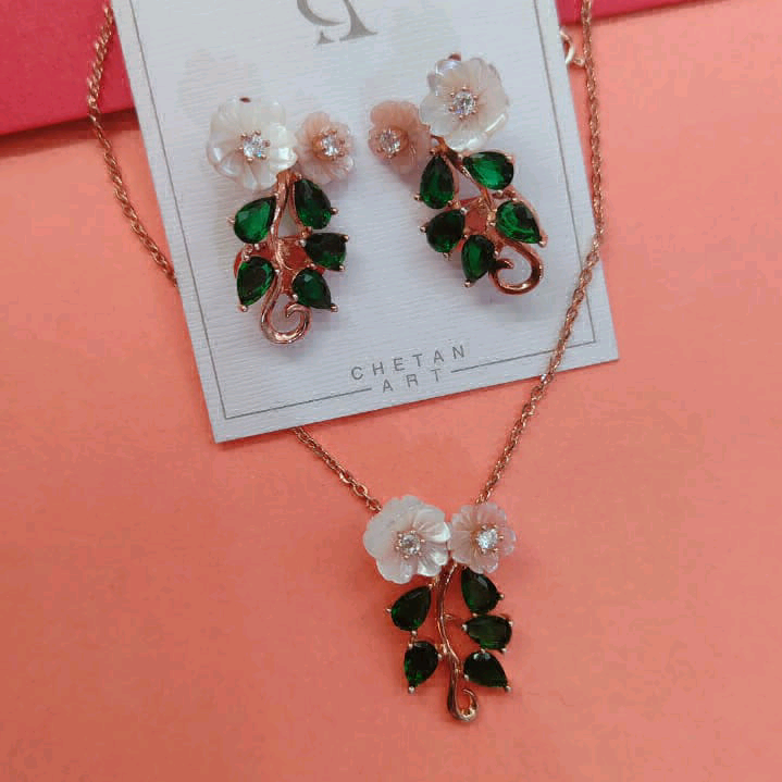 Rose Gold MOP Flower With Green Pendant Set